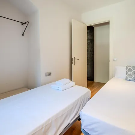 Flateli Plaça Catalunya 1-2