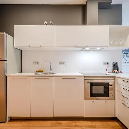 Flateli Plaça Catalunya 1-2 * Girona