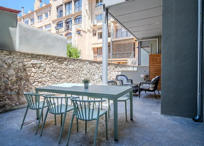 Flateli Plaça Catalunya 1-2 *